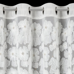 Bijela mrežasta zavjesa ukrašena cvijećem i malim 3D perlicama, 140x250 cm- JASMIN 3 Eva Minge