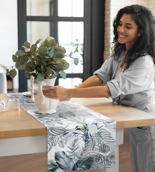 Baršunasti stolnjak 85x85 ukrašen printom egzotičnog lišća