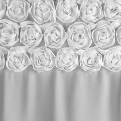 Bijela šifonska zavjesa ukrašena 3D aplikacijom ruže, 140x250 cm - ROSES8 - Eva Minge