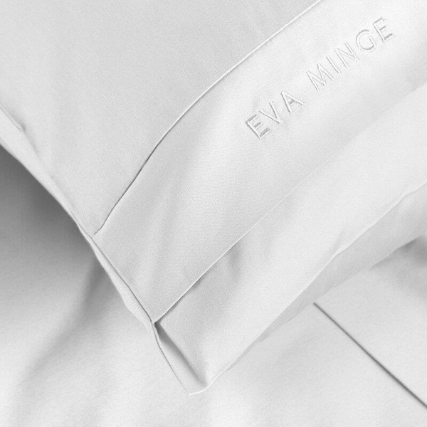 Ekskluzivna pamučna posteljina dimenzija 160x200 cm, makosatin s ukrasnim rubovima i vezom, kolekcija MINGE ELEGANTE