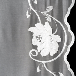 Set od 2 bijele zavjese od fine mreže ukrašene suptilnim vezom, 140x270 cm - LETI