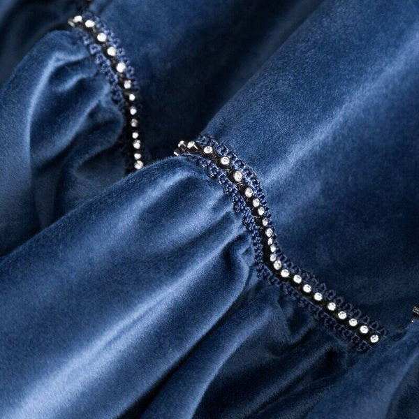 Gotova baršunasta zavjesa s volanima i ukrasnim kamenčićima Carli 140 x 250 cm