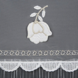 Bijela zavjesa s cvjetnom aplikacijom 140x270 cm AVRIL 