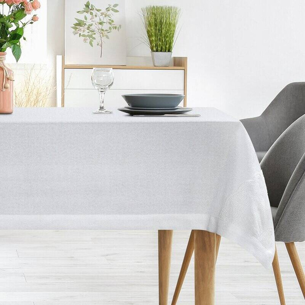 PREMIUM stolnjak 140x280 ukrašen rubom i vezenom čipkom ELEN