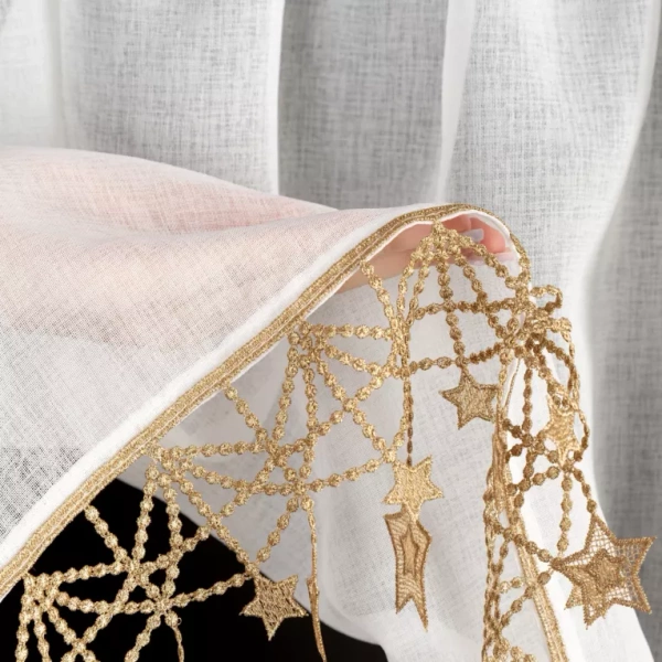 Bijelo zlatna kuhinjska zavjesa od gaze ukrašena božićnim zvijezdama, tunel 150x90 cm - XMAS