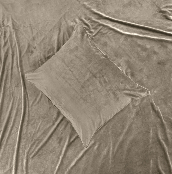 Baršunasta posteljina 240x220, mekana i topla Velvet Piping