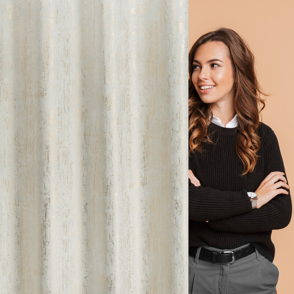 Baršunasta zavjesa 140x250 ukrašena zlatnim uzorkom i zlatnim ušicama - DARA