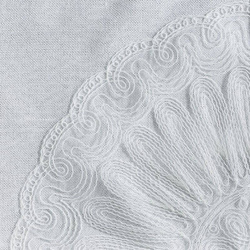 PREMIUM stolnjak 140x280 ukrašen rubom i vezenom čipkom ELEN