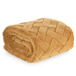 Flano deka 220x200 ukrašena reljefnim uzorkom CARO