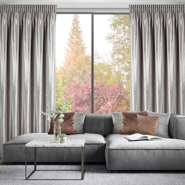 Srebrna zavjesa od sjajnog baršuna 140x270 cm traka - CAMERON