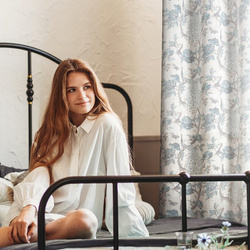 Zavjesa od tkanine s dodatkom lana, ukrašena printom, 140x250 cm,