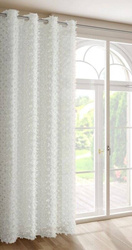 EVA MINGE gotova zavjesa 135x250 od šifonske tkanine ukrašena pomponima s dodatkom sjajnog konca AURELIA 