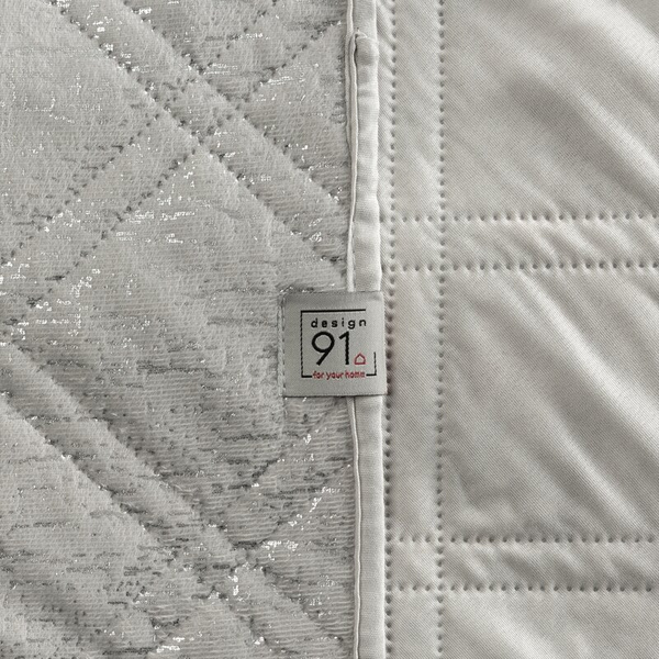 Prošiveni baršunasti prekrivač 200x220 sa sjajnim, iznošenim printom Luiz Blink