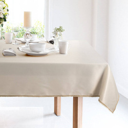 Stolnjak 140x220 s ukrasom izvezenim u boji šampanjca Lace