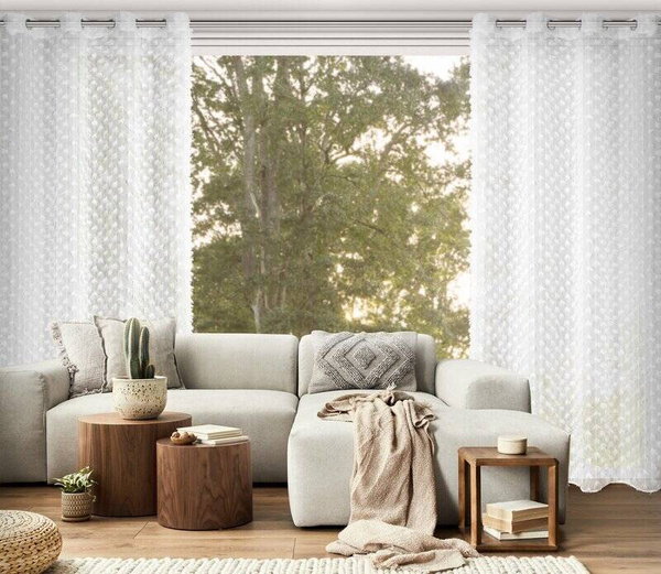 EVA MINGE gotova zavjesa 135x250 od šifonske tkanine ukrašena pomponima s dodatkom sjajnog konca AURELIA 