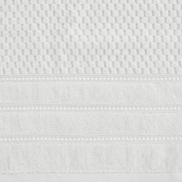Pahuljasti ručnik 70x140 s reljefnom kariranom teksturom i baršunastim rubom, 500 g/m2 Adore