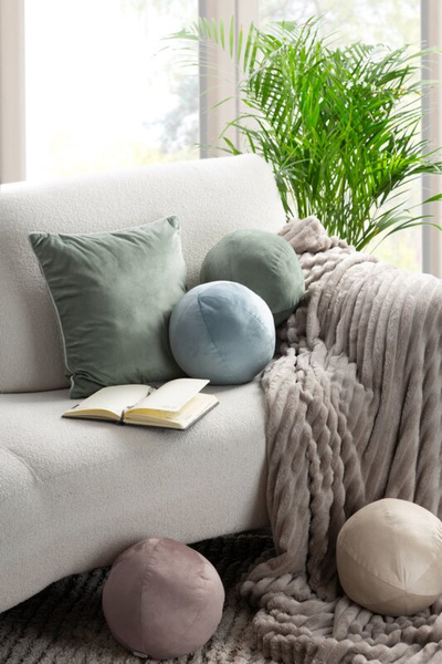 Ukrasni jastuk, kugla O 24 cm od baršuna s kontrastnim rubom Gaja  