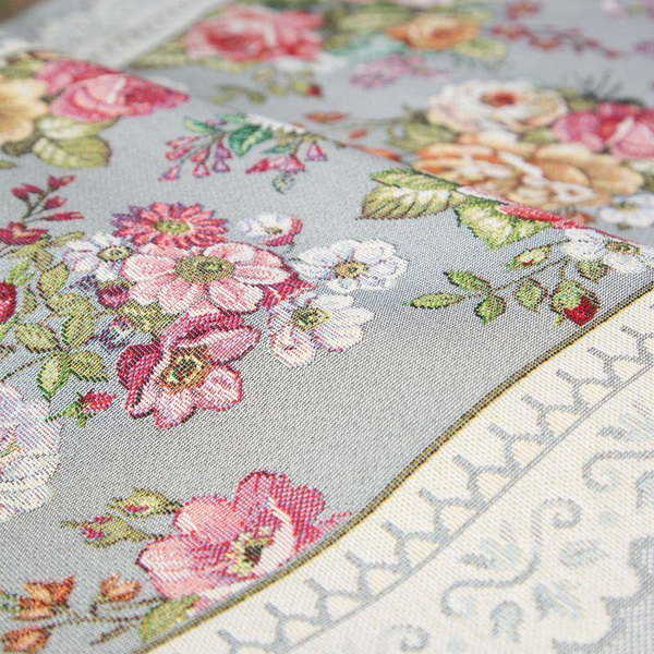 Goblen stolnjak ukrašen tkanim cvjetnim motivom 100x100