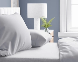 Set od dvije bijele flanelske jastučnice 60x70