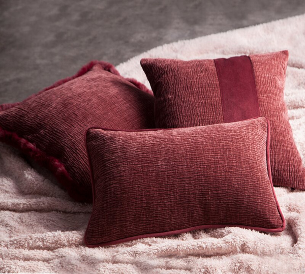 Jastučnica od šenila 45x45 cm ukrašena baršunastom prugom CARLA 05