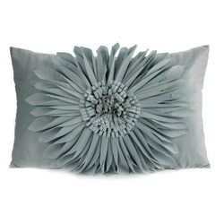 Baršunasta jastučnica 30x50 cm ukrašena velikim 3D cvijetom FLORES 3