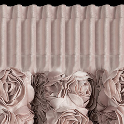 Baršunasta zavjesa ukrašena 3D aplikacijom ruže 140x270 cm- ROSES 13 Eva Minge