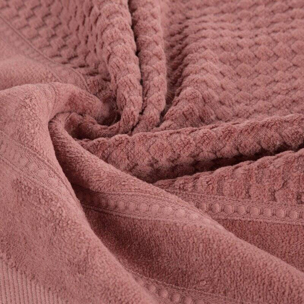 Pahuljasti ručnik 30x50 cm s reljefnom kariranom teksturom i baršunastim rubom, 500 g/m2 Adore