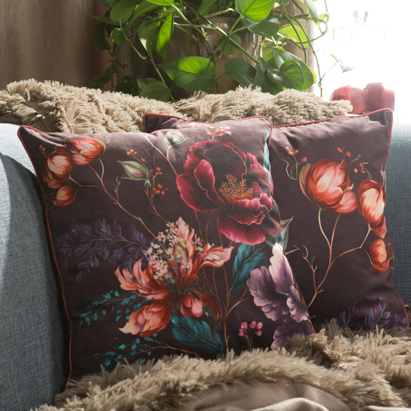 PREMIUM dvostrana jastučnica 45x45 od mekog baršuna s cvjetnim motivom i rubnim detaljima VELVET