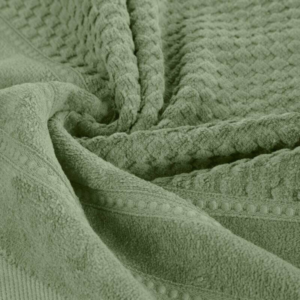 Pahuljasti ručnik 70x140 s reljefnom kariranom teksturom i baršunastim rubom, 500 g/m2 Adore