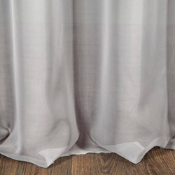 Svjetlosiva zavjesa s trakom od tkanine ukrašenom lepršavim moher koncem i voalom 140x250 Amira