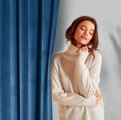 Zavjesa od jednobojnog mekog baršuna trakasta 140x270 cm ružičasta ROSA  