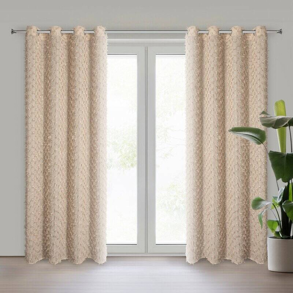 EVA MINGE gotova zavjesa 135x250 od šifonske tkanine ukrašena pomponima s dodatkom sjajnog konca AURELIA