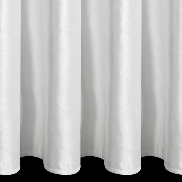 Srebrna zavjesa od sjajnog baršuna 140x270 cm traka - CAMERON