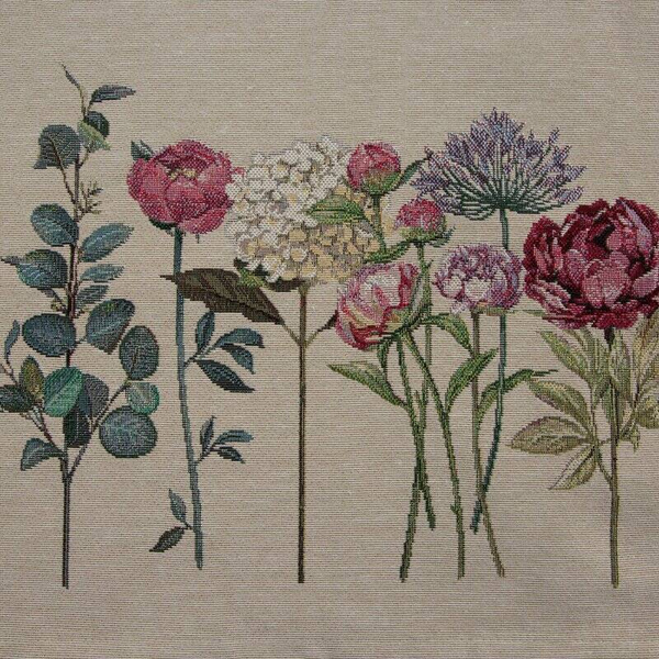 Goblen nadstolnjak ukrašen tkanim cvjetnim motivom 