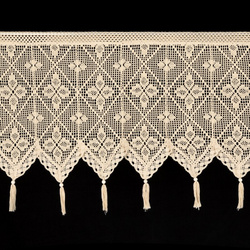 Ažurna kuhinjska zavjesa 150x60 u boho stilu s ukrasnim resicama MARTHA 