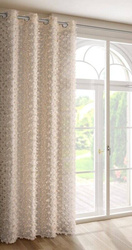 EVA MINGE gotova zavjesa 135x250 od šifonske tkanine ukrašena pomponima s dodatkom sjajnog konca AURELIA