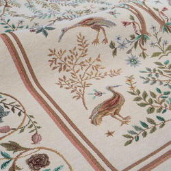 Goblen stolnjak 140x220 ukrašen cvjetnim motivom