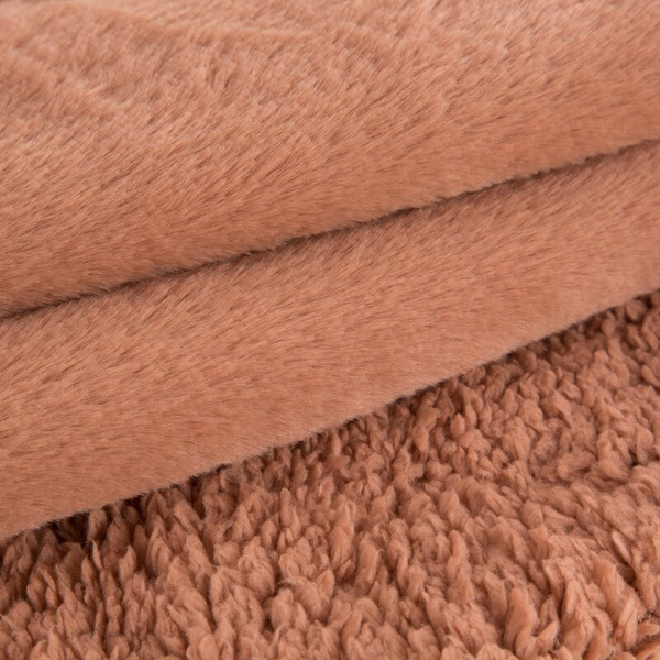 Zimska deka 170x210 cm, dvostrani prekrivač od ugodnog krzna i tkanine s uzorkom janjeće kože, NINA Premium