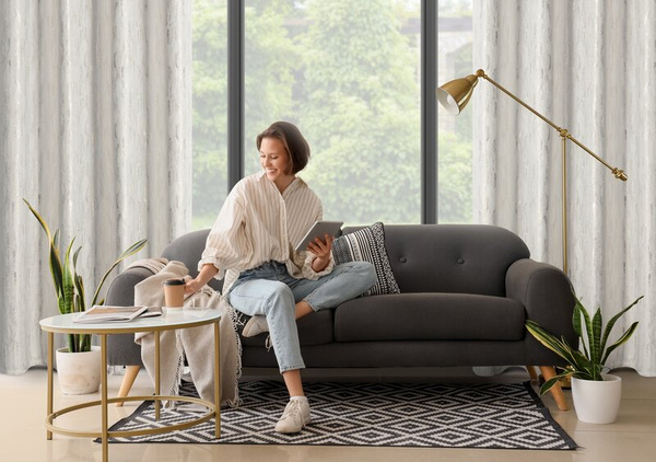 Baršunasta baršunasta zavjesa ukrašena istrošenim printom, 140x250 cm, rupice - ARNITA