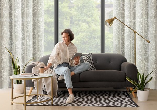 Zavjesa od tkanine prirodnog izgleda ukrašena šenil vezom, 140x250 cm - LILY