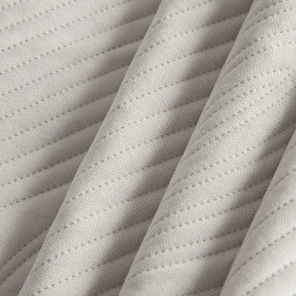 Prekrivač od ​​baršuna 240x220 cm, prošiven vrućim prešanjem s geometrijskim uzorkom - VELVET2