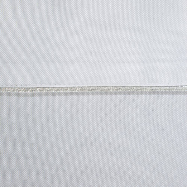 Klasični bijeli stolnjak s nježnim srebrnim obrubom 140x400 Madele 