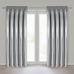 Srebrna zavjesa od sjajnog baršuna 140x270 cm traka - CAMERON