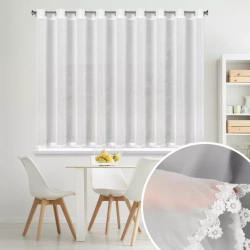 Bijela šifonska zavjesa ukrašena izvezenom aplikacijom, 400x140 cm, LILI