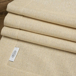 Stolnjak 85x85 s lanenim tkanjem i sjajnim koncem, završen dvostrukom trakom na rubovima BIANCA 1