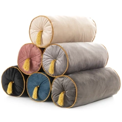 Ukrasni jastuk valjak od baršuna s ukrasnim resicama Velvet 70