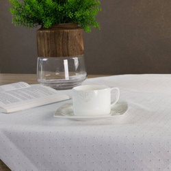 Stolnjak 85x85 ukrašen srebrnim sjajnim koncem s elegantnom trakom Eliza