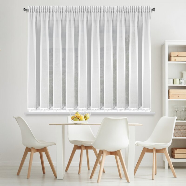 Bijela šifonska zavjesa ukrašena izvezenom aplikacijom, traka 400x140 cm, LILI