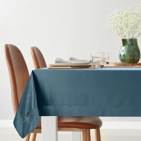 Stolnjak od glatkog baršuna s ukrasnom trakom 145x180 Velvet