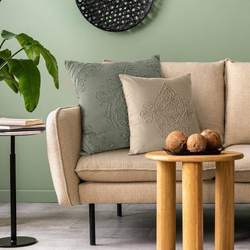 Jastučnica ukrašena ornamentalnom aplikacijom 60x60 Mira 